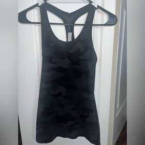 Lululemon Racer back black Camo top size 2